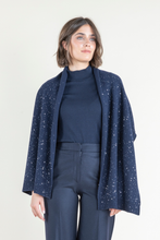 Load image into Gallery viewer, AFFINCHE SHAWL
