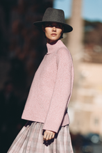 Load image into Gallery viewer, AKIRA SWEATER
