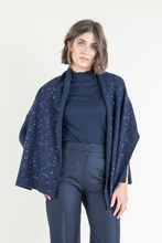 Load image into Gallery viewer, AFFINCHE SHAWL
