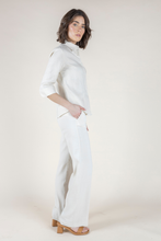 Load image into Gallery viewer, YOU LINEN BLOUSE
