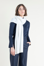 Load image into Gallery viewer, AFFINCHE SHAWL
